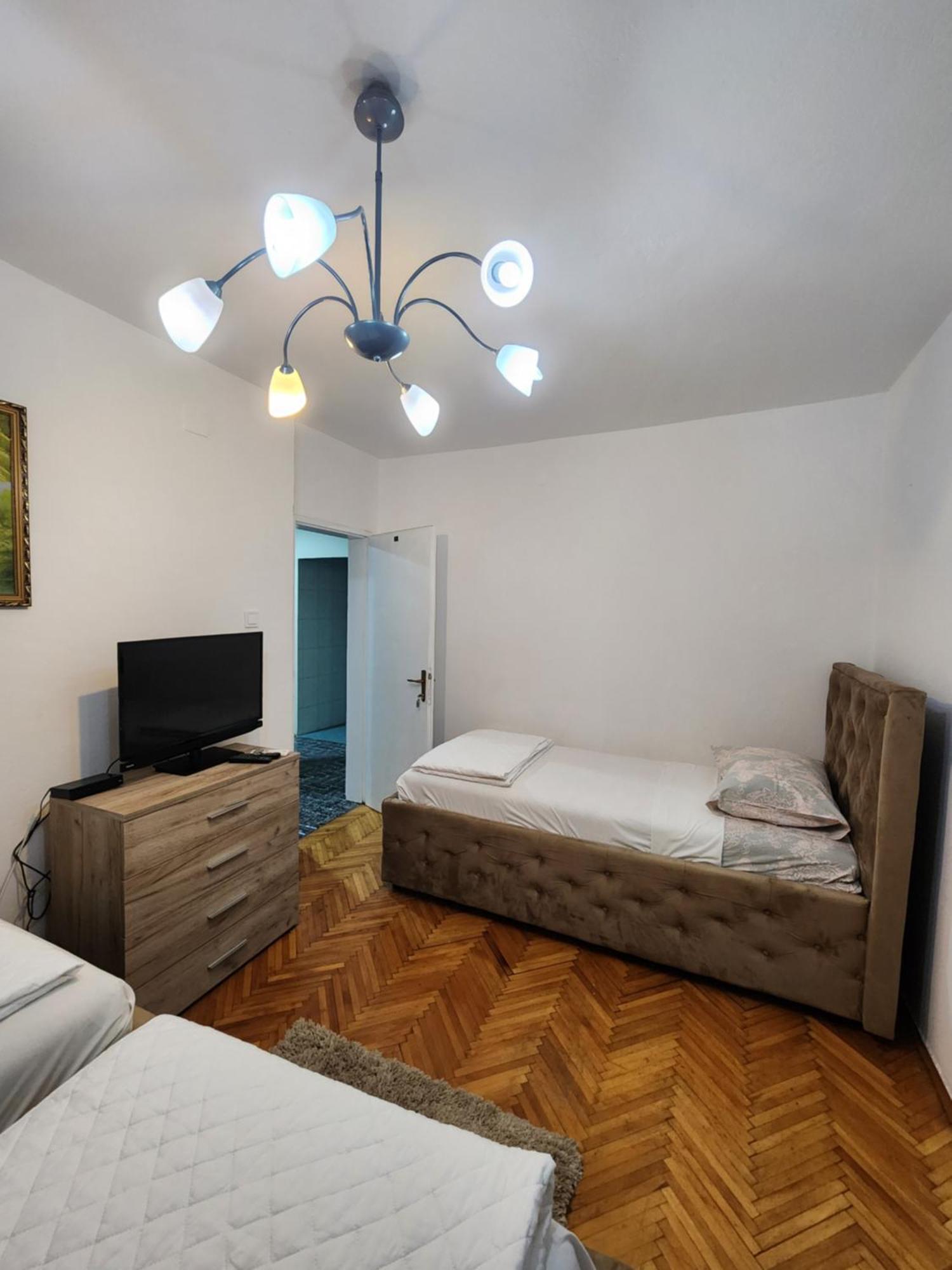 Bozovic I Privatunterkunft Budva