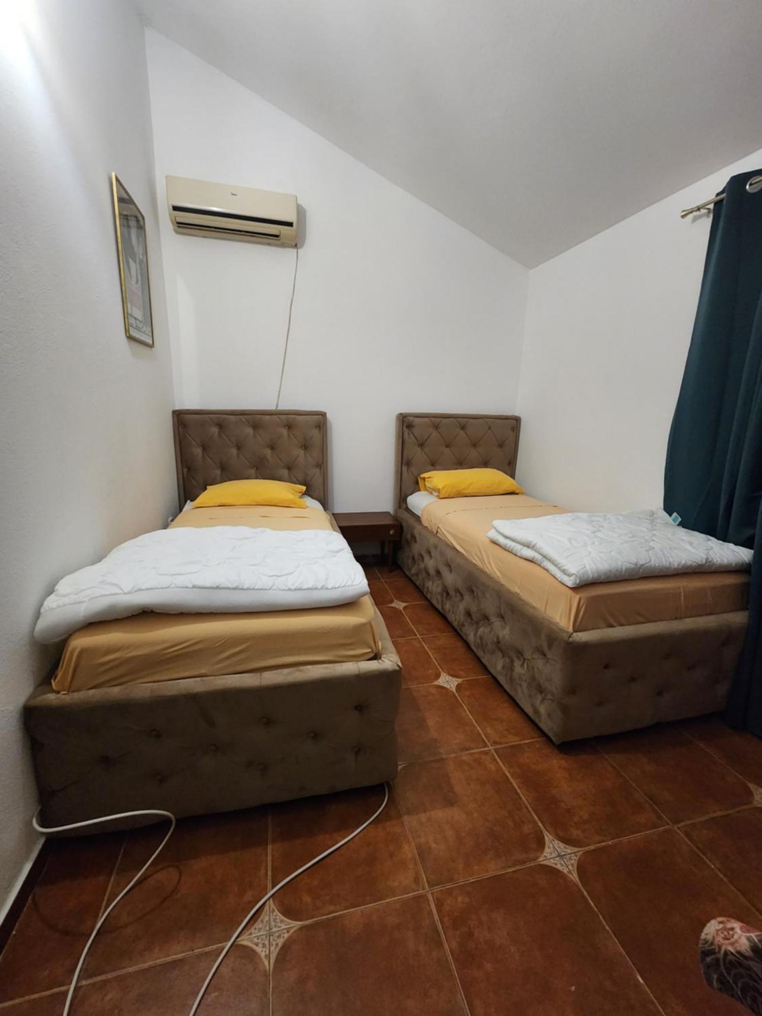 Bozovic I Privatunterkunft Budva